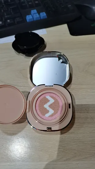 Machine de remplissage de coussin d'air pour fond de teint BB crème cosmétique