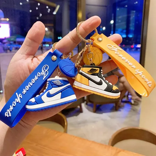 Porte-clés Mini 3D AJ Shoe Air, pendentif pour baskets, chaussures de sport, poupée, en PVC, accessoire pour clé de voiture, offre spéciale